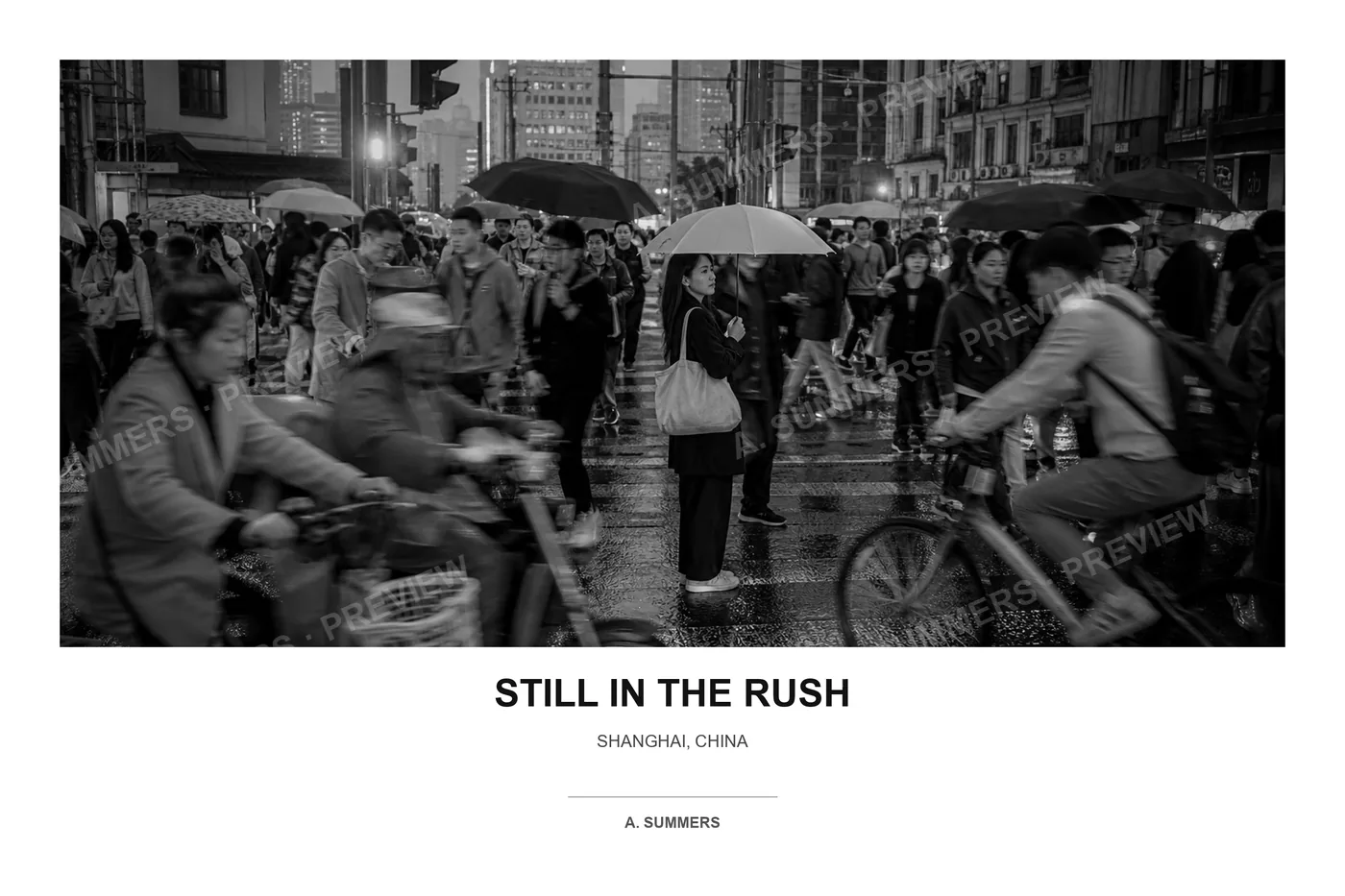 A crowded Shanghai street