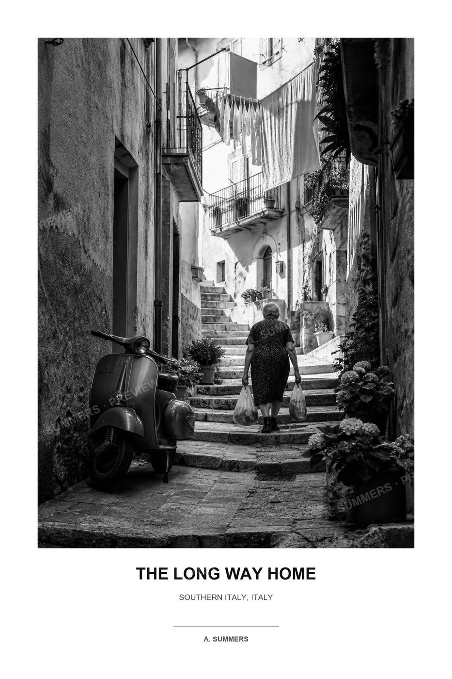 A narrow street in Southern Italy
